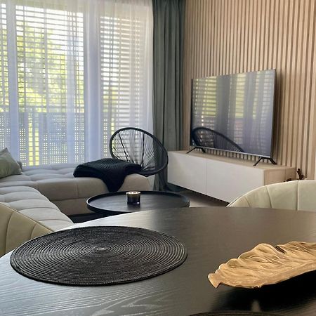 Urban Haven Apartment Lipótszentmiklós Kültér fotó