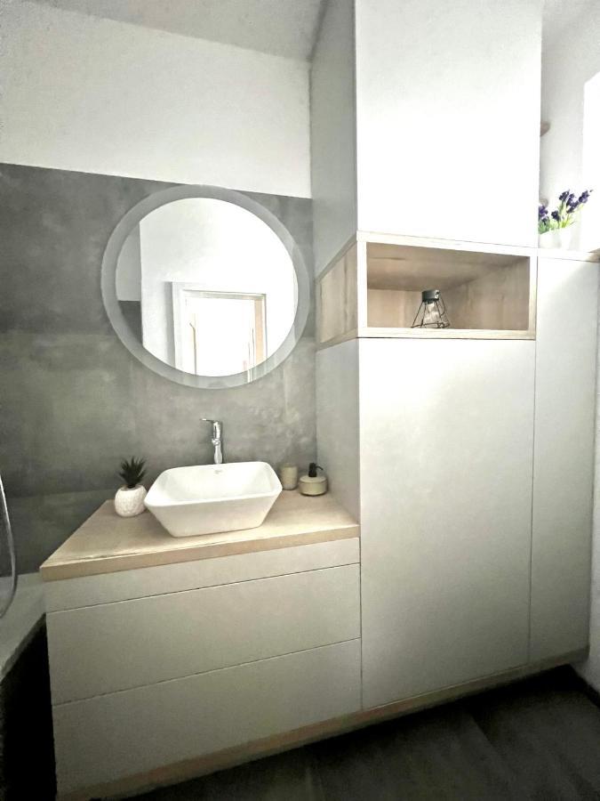 Urban Haven Apartment Lipótszentmiklós Kültér fotó